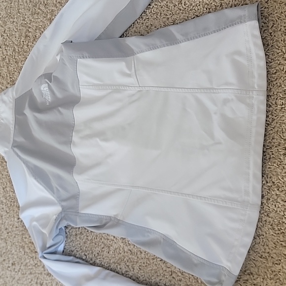 The North Face Windbreaker - Picture 2 of 2